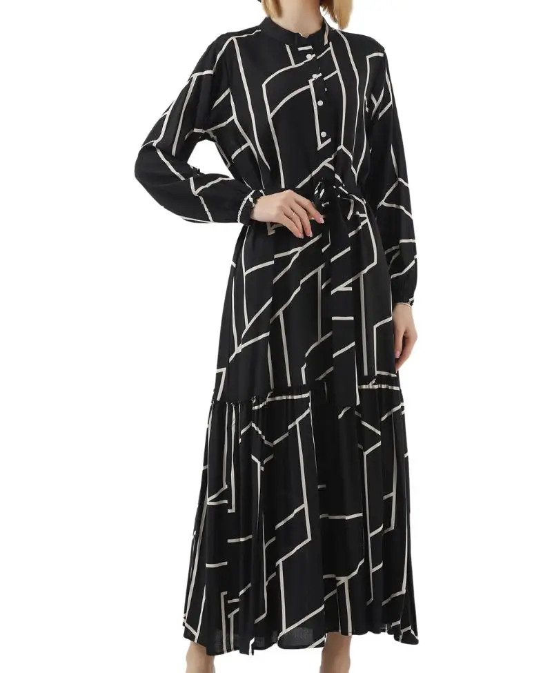 Siyah Desenli Eteği Fırfırlı Uzun Viskon Vual Patlı Tesettür Elbise 